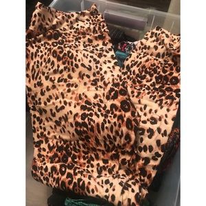 Lularoe TC Cheetah Leopard NWOT Leggings